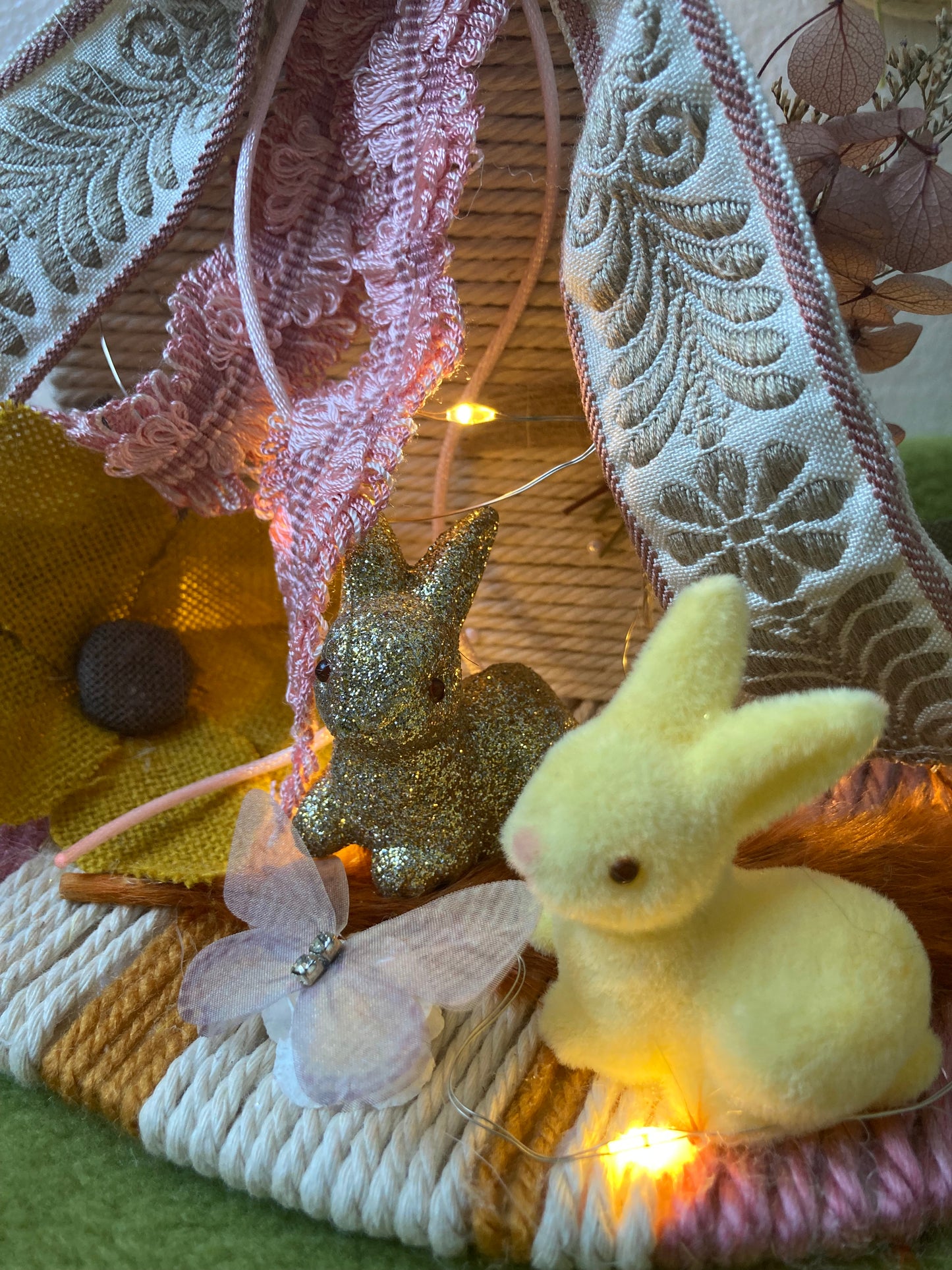 Le lapin de Pâques floral