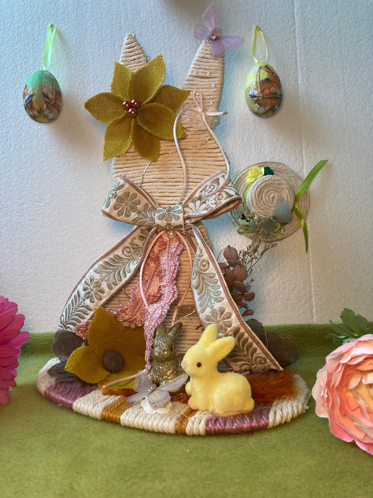 Le lapin de Pâques floral