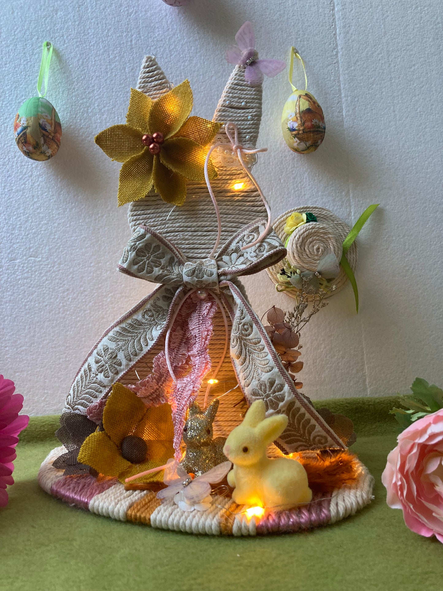 Le lapin de Pâques floral