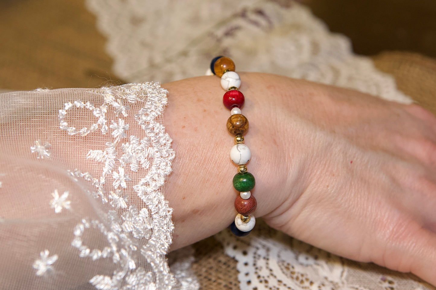 Bracelet perles de pierres et bois